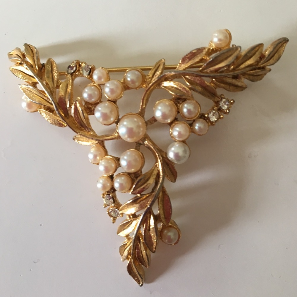 Vintage Richelieu Brooch